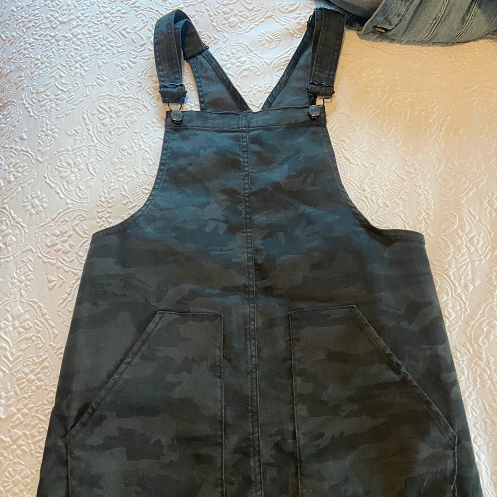 Camo overall dress - Size Medium